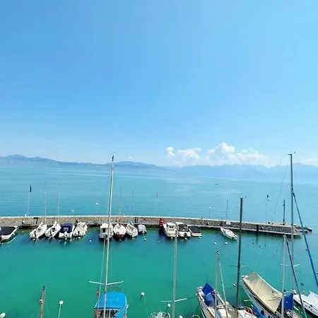Confortable Avec Vue Sur Le Lac A La Frontiere Suisse